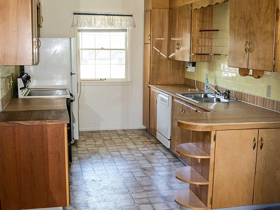 4th image of 2611 Hoover Ave