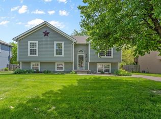 313 S Darrowby Dr, Raymore, MO 64083