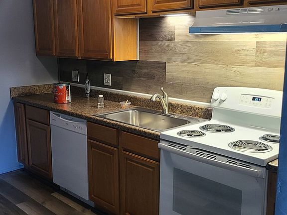 5th image of 2114 NW 55th Blvd