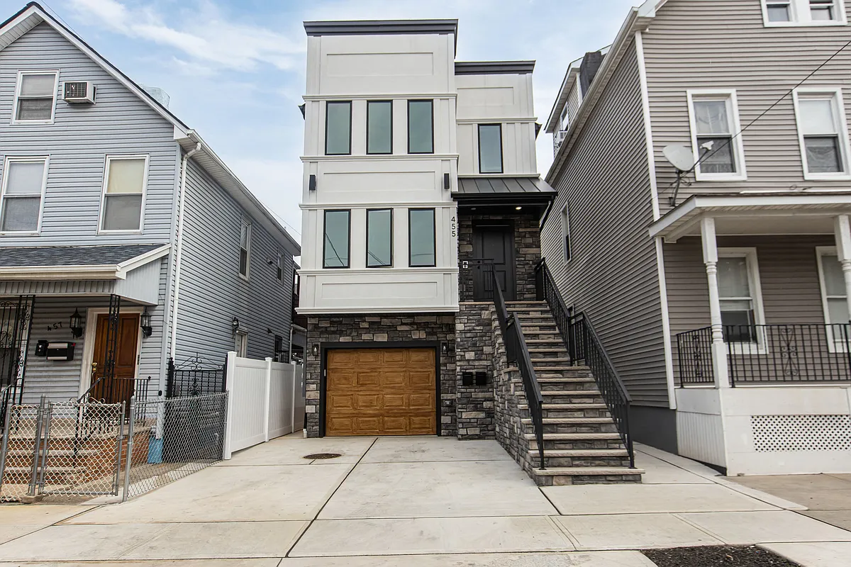 Building Photo - 455 Fulton St #2