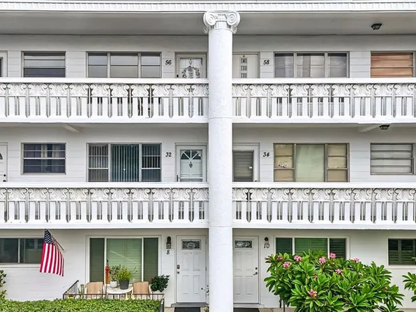 2454 Australia Way E APT 32, Clearwater, FL 33763