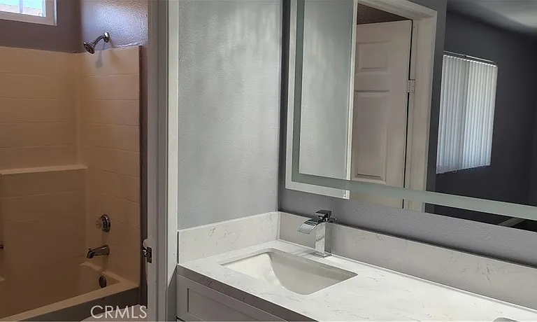 1425 S White Ave #B — Photo 15
