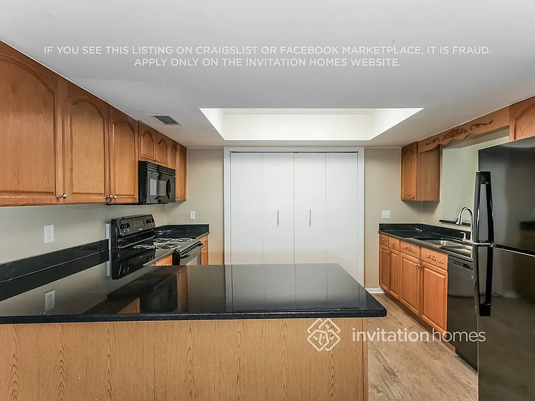 14008 Capitol Dr — Photo 8