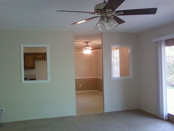 3rd image of 211 Wildwood Dr