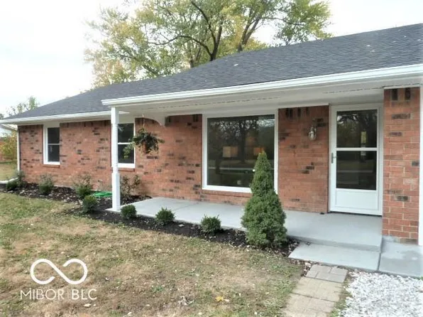 8098 N Maple Dr, Mooresville, IN 46158