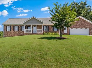 527 Howardtown Cir, Mocksville, NC 27028