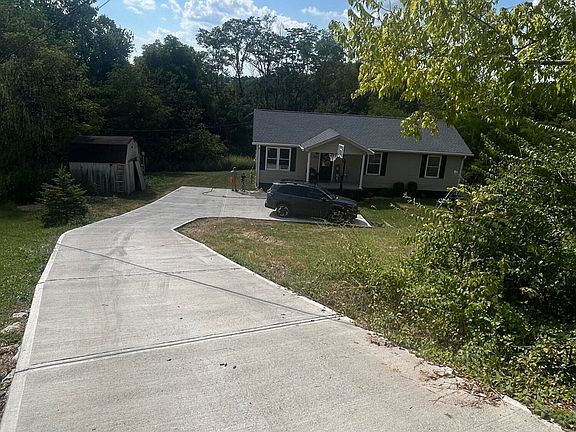 3rd image of 265 Hamilton Ln