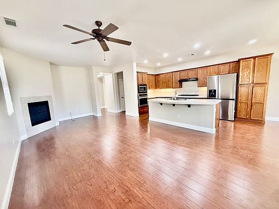 3rd image of 1733 Jessica Ln