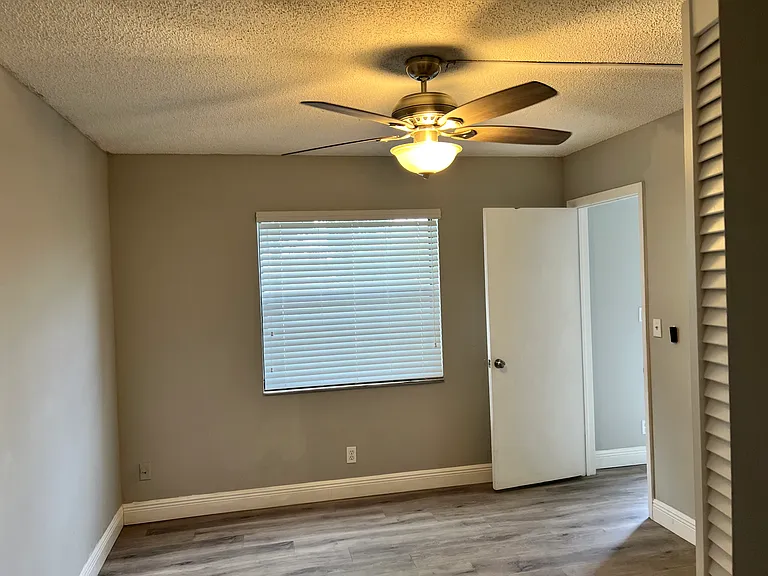 10005 Winding Lake Rd #105 — Photo 18