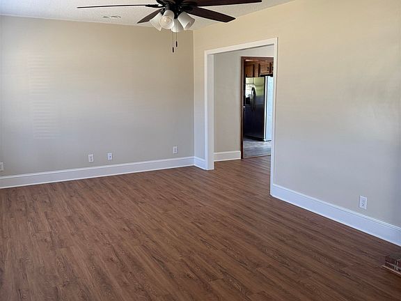 5th image of 3013 Country Club Rd