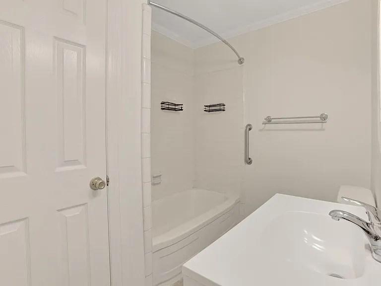 121 Marshdale Ave SW — Photo 31
