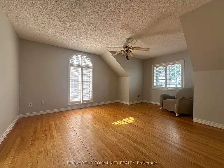 203 Lake Dr E — Photo 28