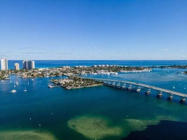 2650 Lake Shore Drive #1004, Riviera Beach, FL 33404