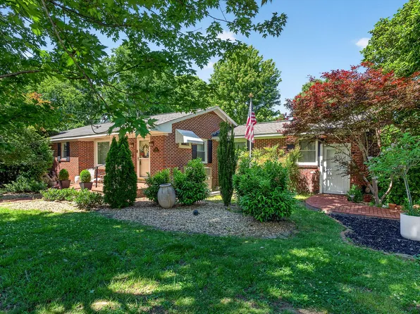 308 W Church St, Smithville, TN 37166