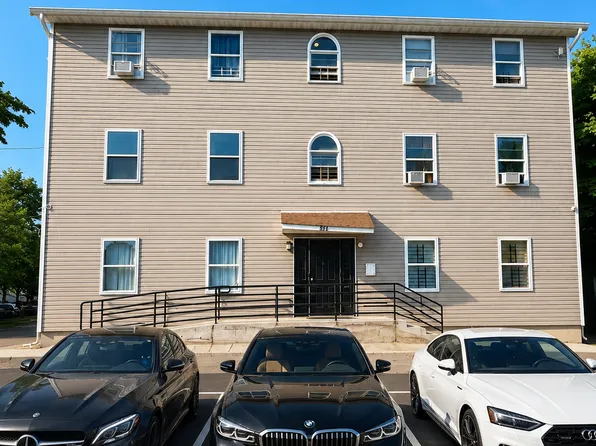 394 S 6th St #2L, Newark, NJ 07103