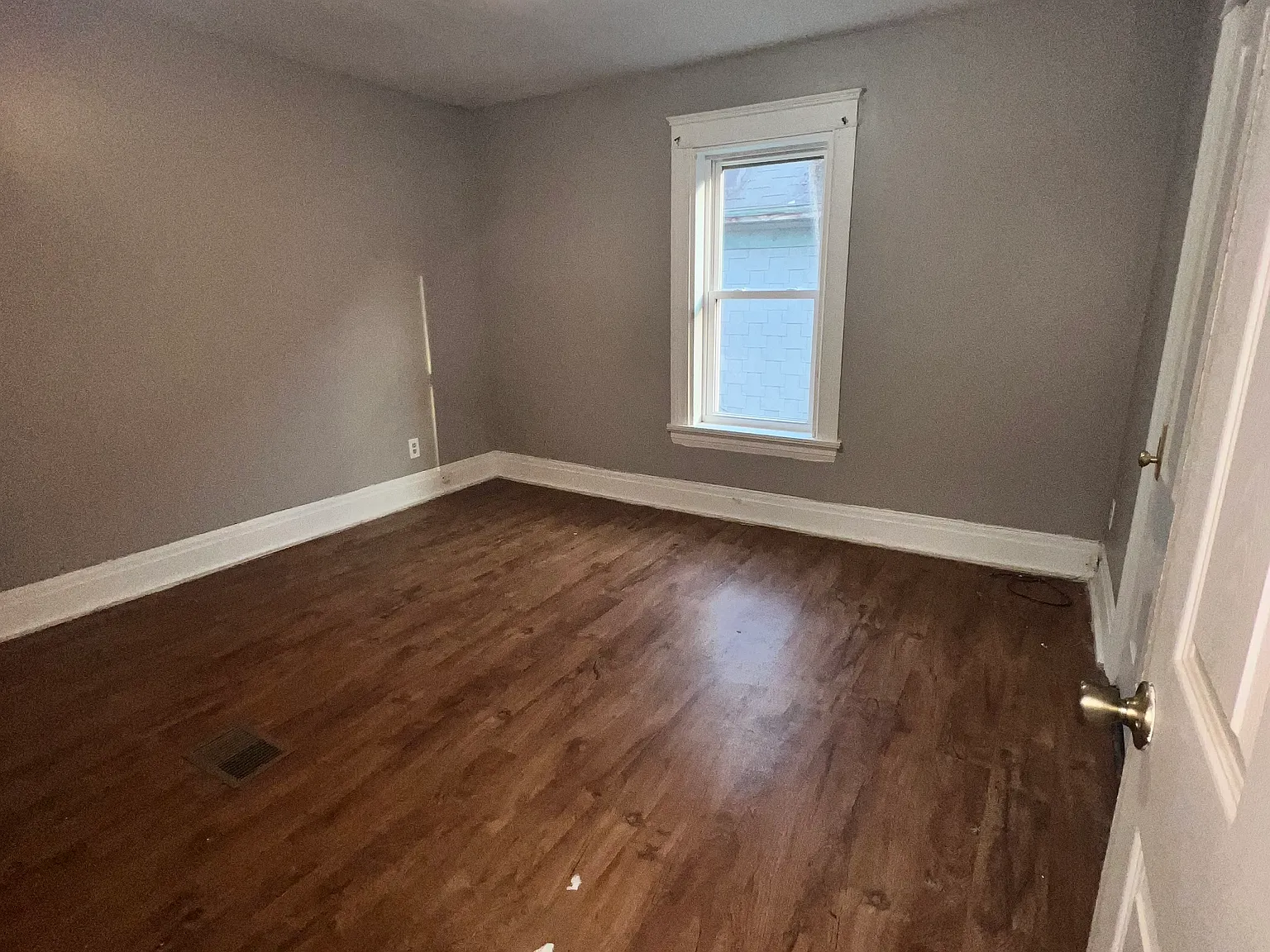 634 Lansing St — Photo 4