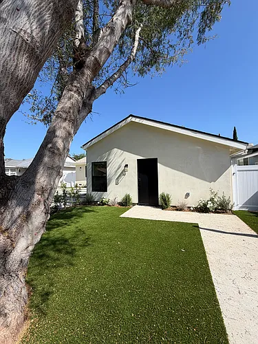 20759 Hart St Photo 1