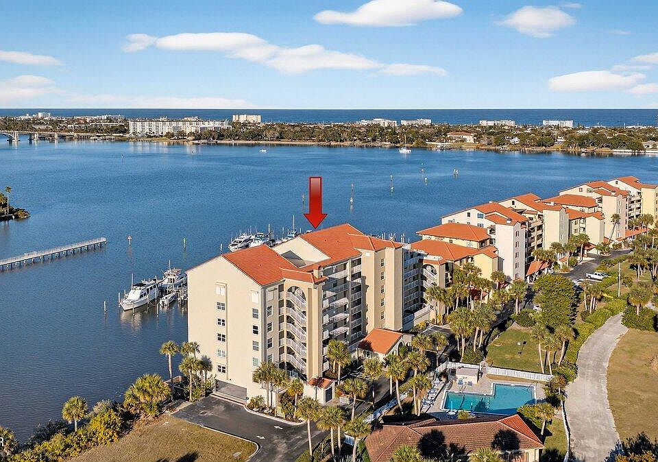 1st image of 522 Marina Point Dr