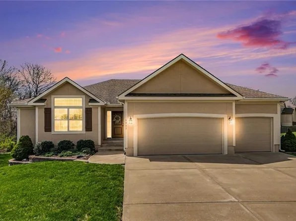 3945 NW 97th St, Kansas City, MO 64154