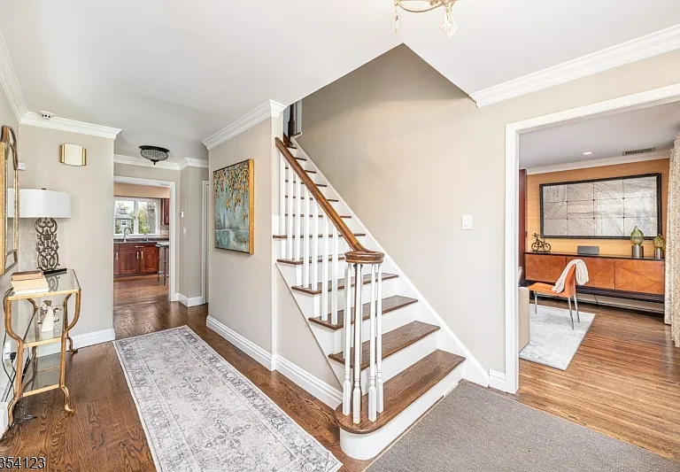 229 Roseland Ave — Photo 3