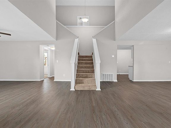 4th image of 1803 State St