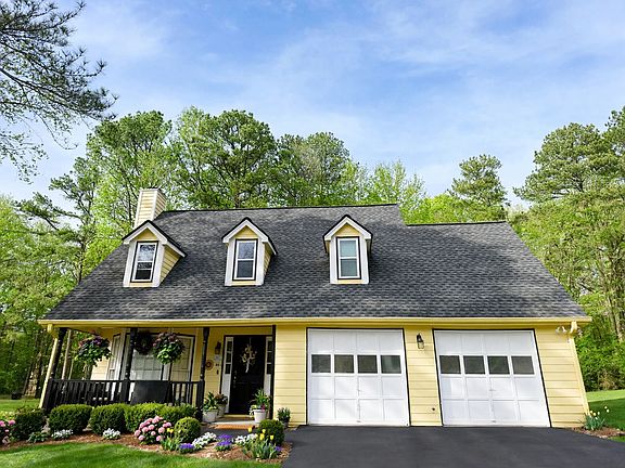 3rd image of 801 Forest Park Ln