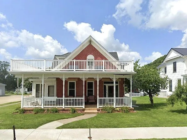 400 N Riverview St, Bellevue, IA 52031