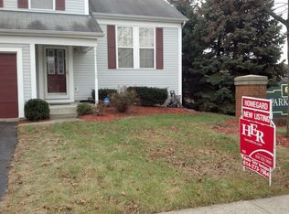 7379 Harbour Town Dr, Pickerington, OH 43147