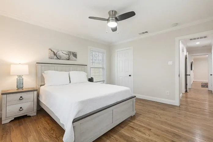 4535 Calmont Ave — Photo 16