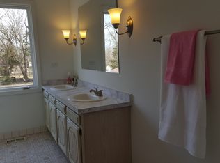 109 N Wheeling Rd, Prospect Heights, IL 60070