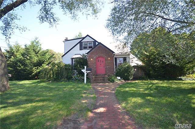 1st image of 205 King St