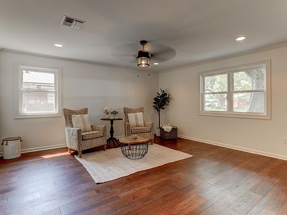 5th image of 4212 South Dr