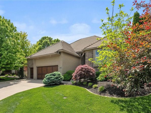 11404 El Monte Ct, Leawood, KS 66211