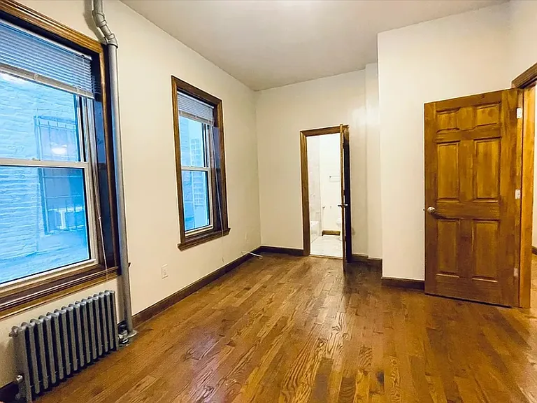 497 Park Pl #1 — Photo 4