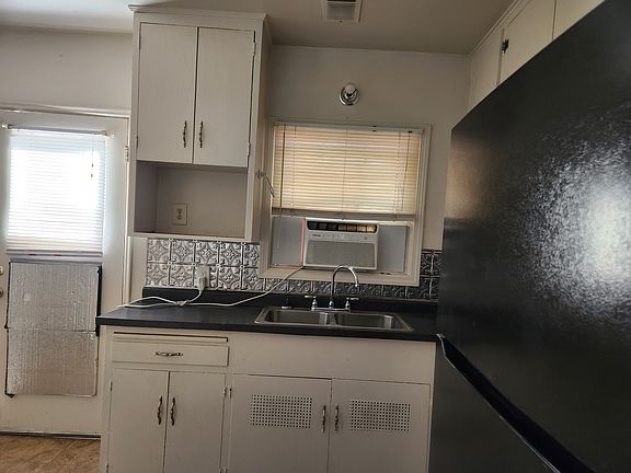 4th image of 542 W Bush St #0