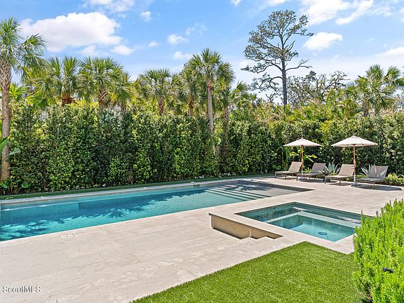 4th image of 2406 Sea Island Dr #1
