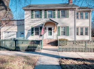 665 Garfield Ave, Aurora, IL 60506