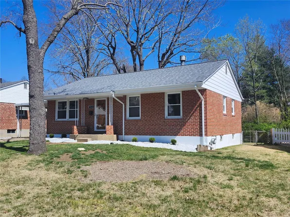 9532 Hale Dr, Saint Louis, MO 63123