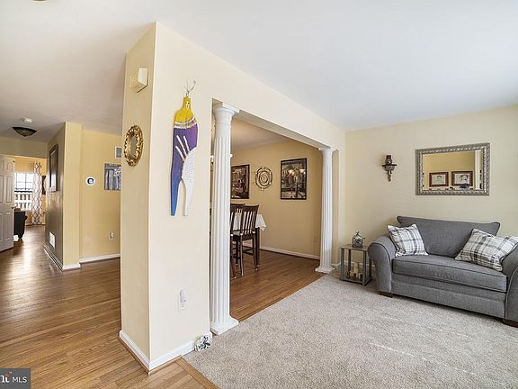 5th image of 1015 Wheatfield Dr