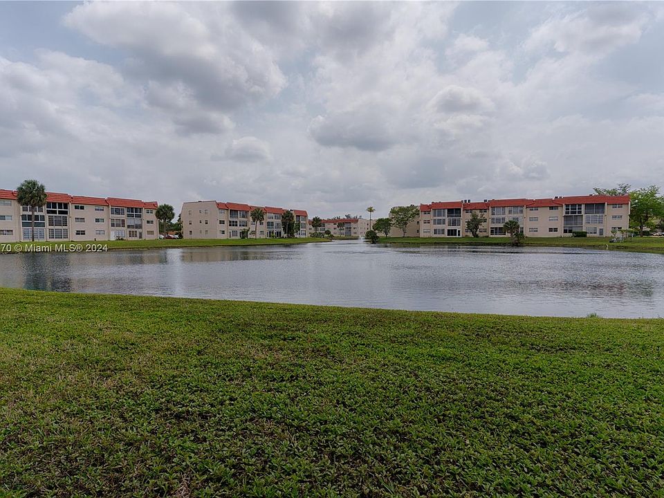 1st image of 2900 W Sunrise Lakes Dr #108