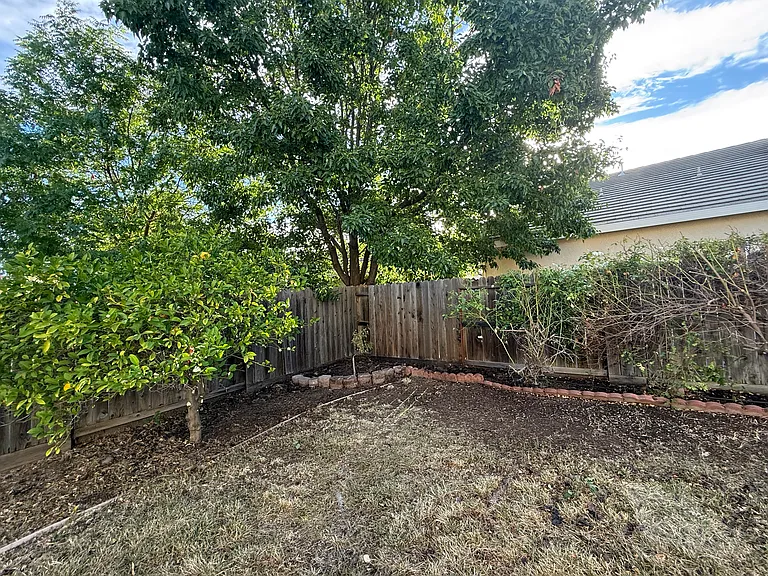 9633 McKenna Dr — Photo 30
