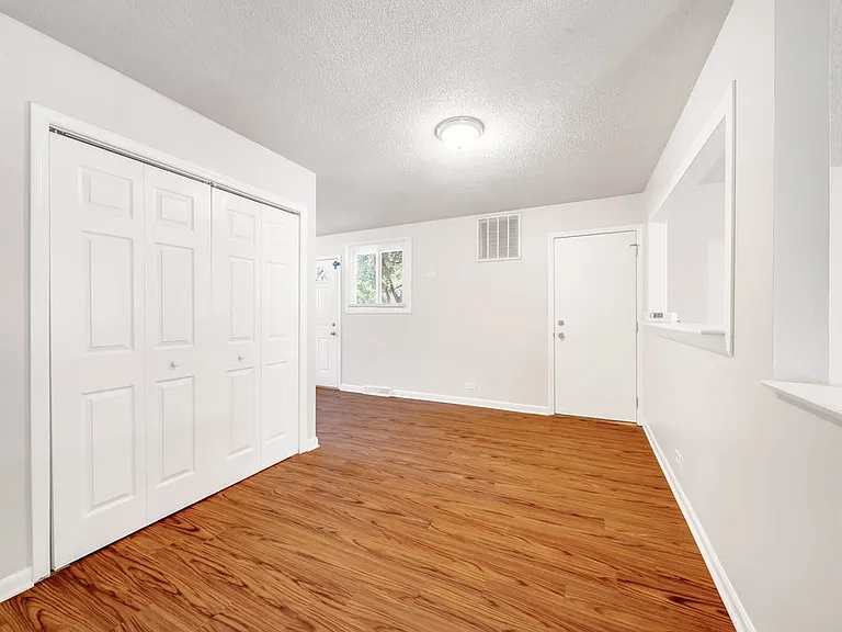 14433 Springfield Ave — Photo 9