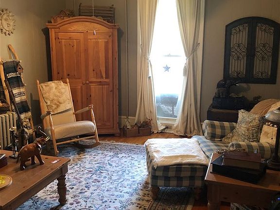 3rd image of 381 W Water St