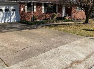 1309 8th St, Monett, MO 65708