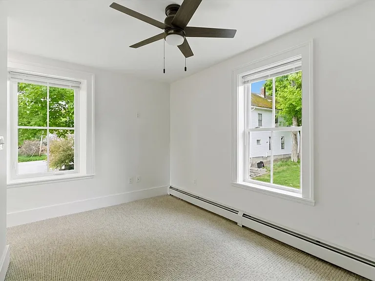 16 Central St #4 — Photo 19