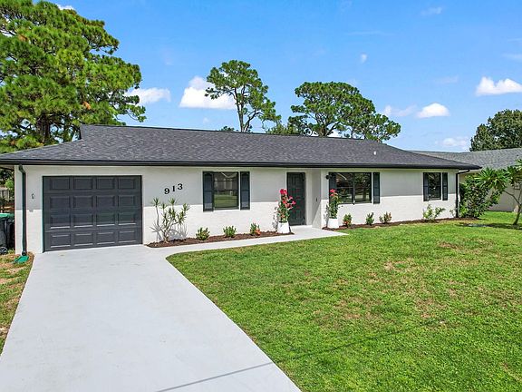 3rd image of 913 SE Bayfront Ave