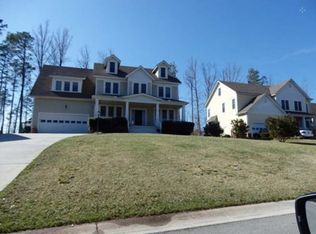 2216 Millcrest Ter, Midlothian, VA 23112