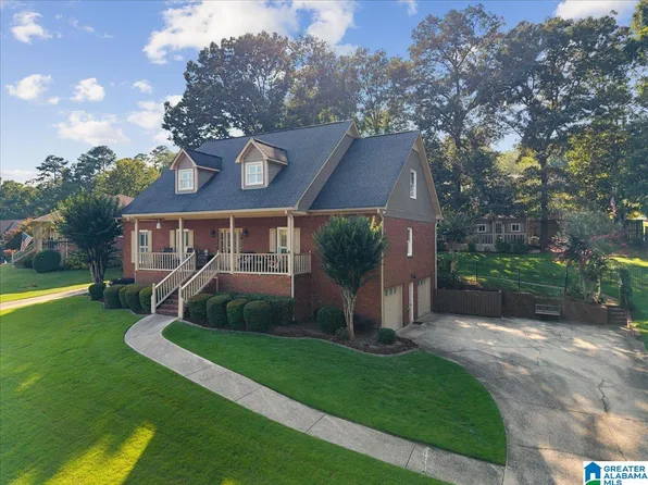 315 Roundabout Dr, Trussville, AL 35173
