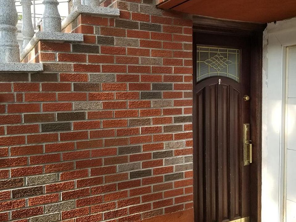 1st image of 1395 E 52nd St #1