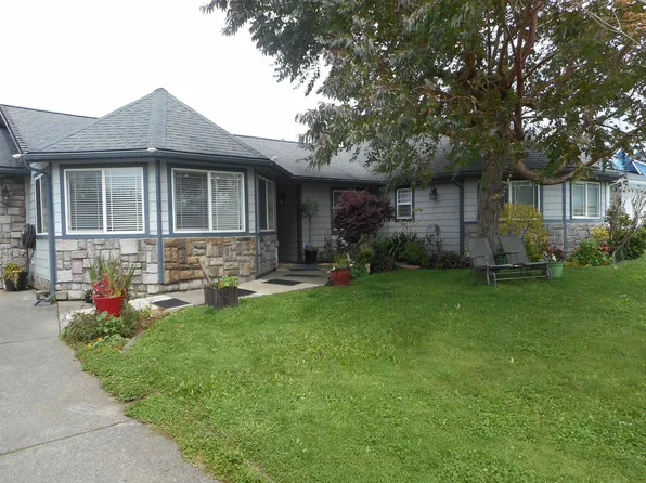 130 Pine View Ct, Crescent City, CA 95531